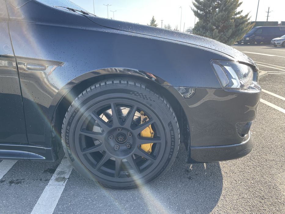 Vand Mitsubishi Lancer cu multe imbunatatiri