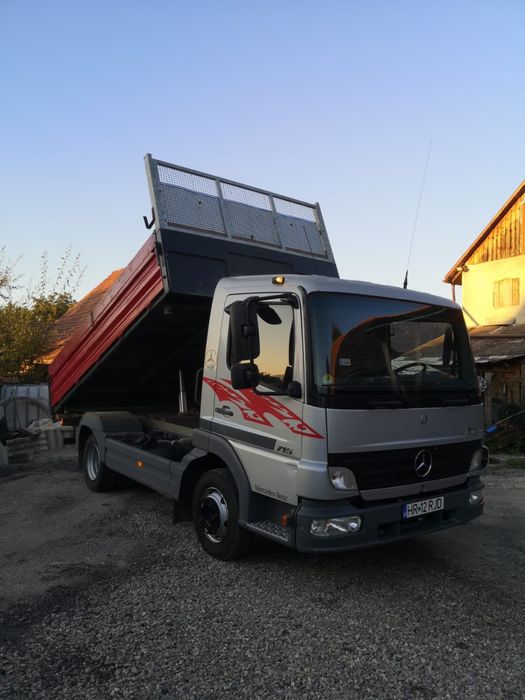 Mercedes  Atego, basculabila trei parti. Stare foarte buna de functionare.