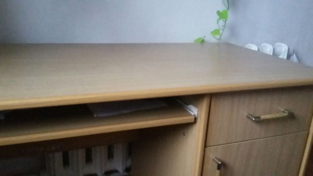 Письменный стол продам