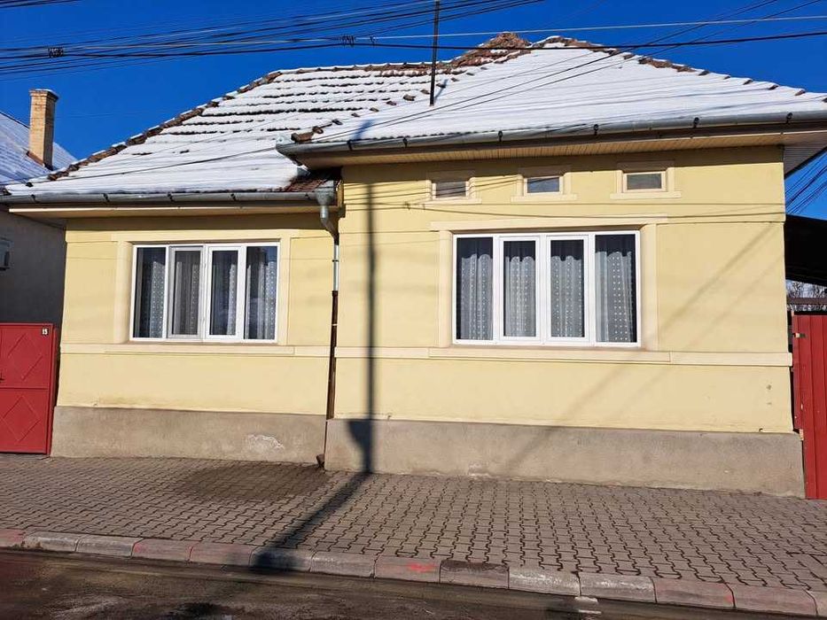 Inchiriez imobil pentru firma / birouri / showroom strada Garii