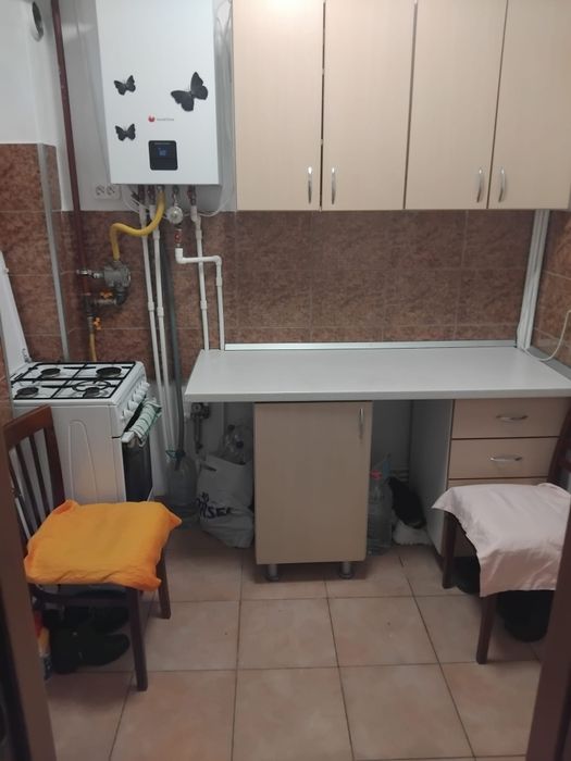 Inchiriez garsoniera zona Moroasa