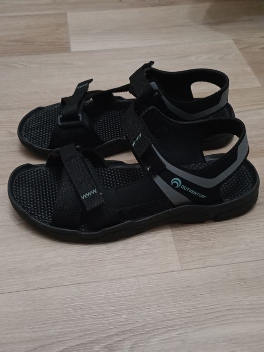 Продаю сандали женские