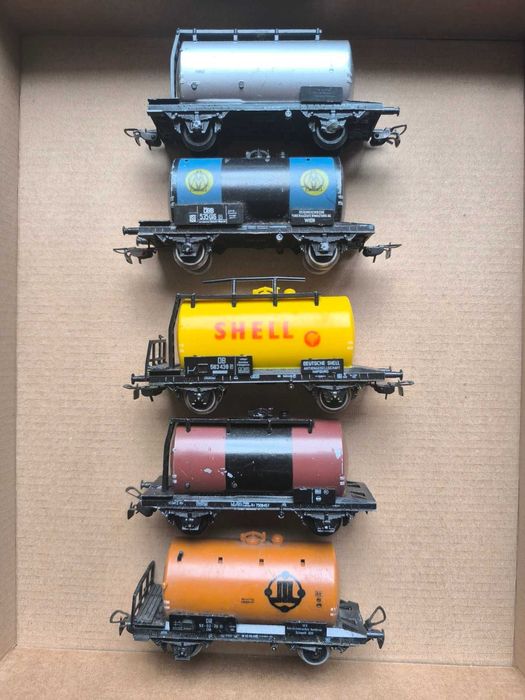 5 вагона цистерни за влакче PIKO мащаб H0 (1:87)