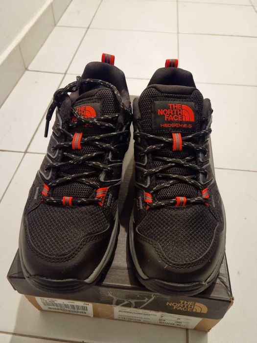 Дамски трекинг маратонки The North Face , номер 38,чисто нови с кутия