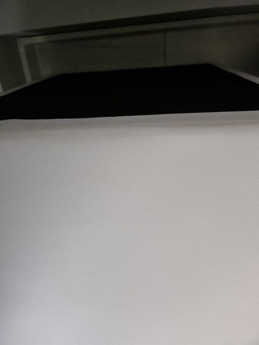 Нощни шкафчета от кожа!