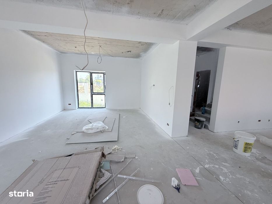 Duplex deosebit, 5 camere, curte generoasa, zona Safirului-Gladiolelor