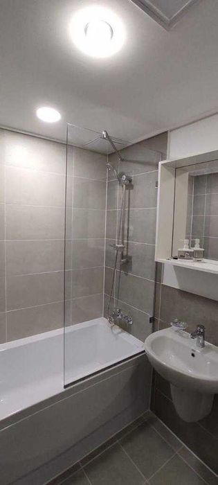 Перегородки из стекла на ванну