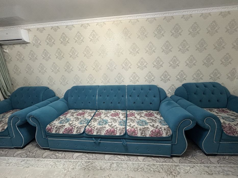 Продам диван с 2 креслами