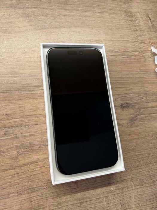 Продавам iPhone 15