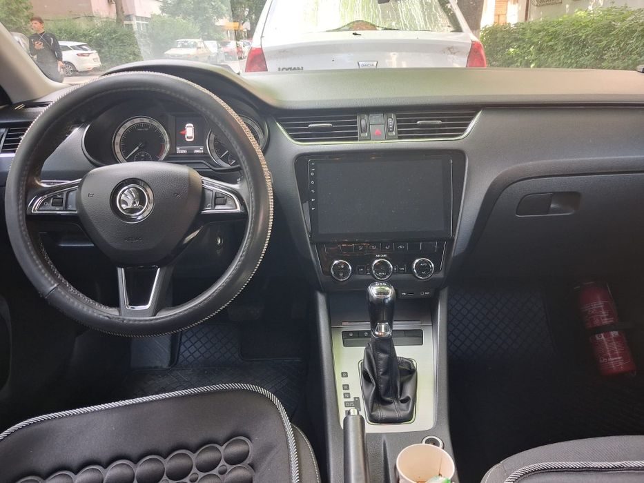 Vând Skoda Octavia