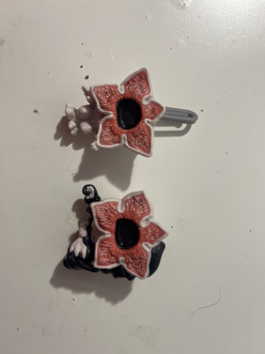 Фигурки очень странные дела