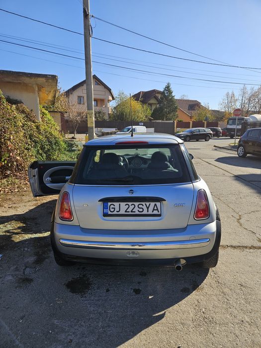 Vand Mini One 1.6 benzina 90 cp 2003