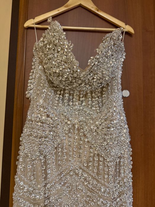 Продавам дамска официална рокля