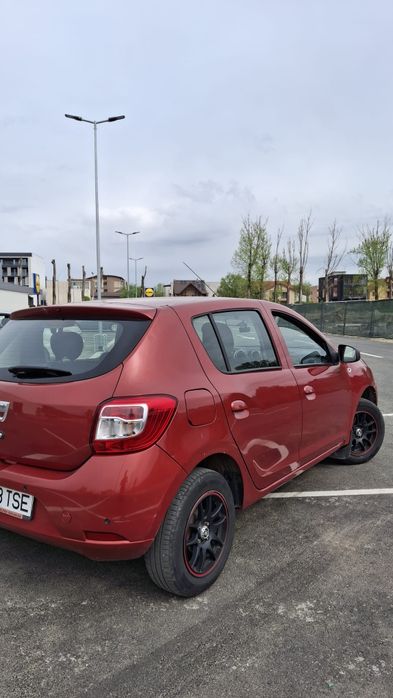 Dacia Sandero folosita pentru uber