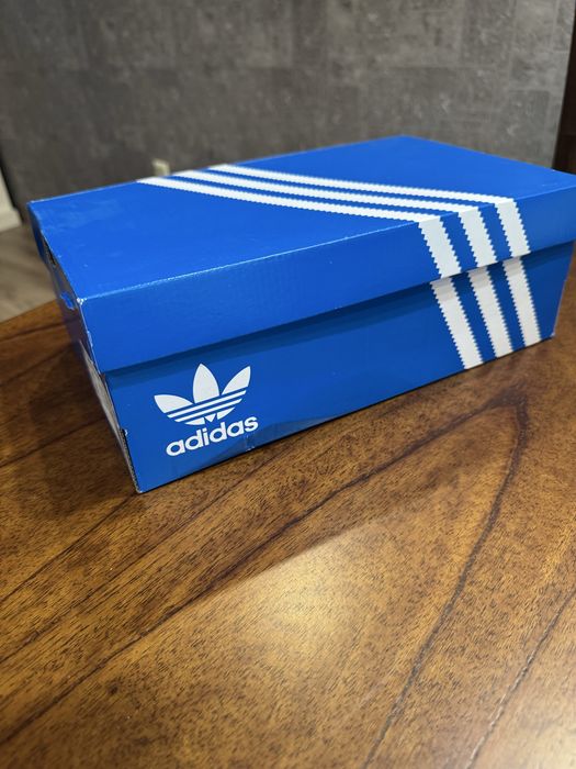 Новые кроссовки Adidas Samba