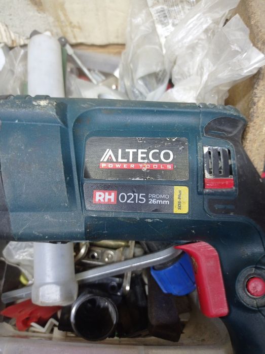 Продам перфоратор срочно.