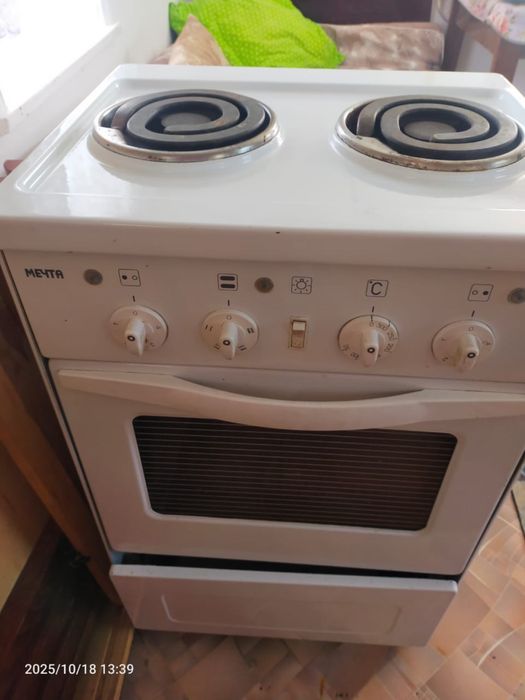 Продам электрическую плиту