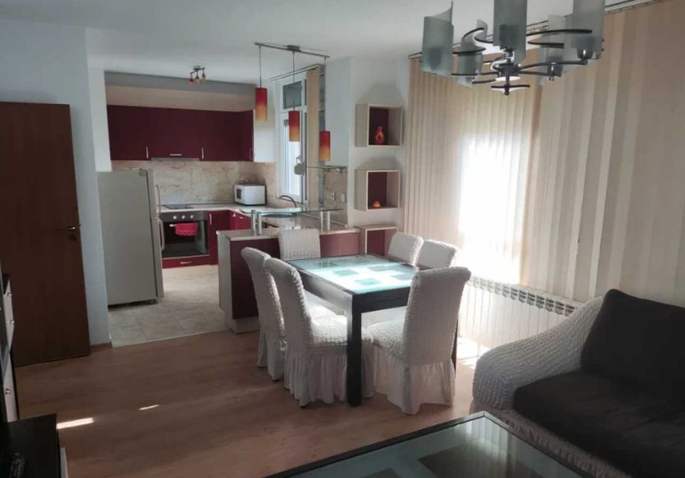 Дава се под наем Двустаен апартамент в Пловдив, Гагарин - 75 кв.м за 350 € - Снимка #1