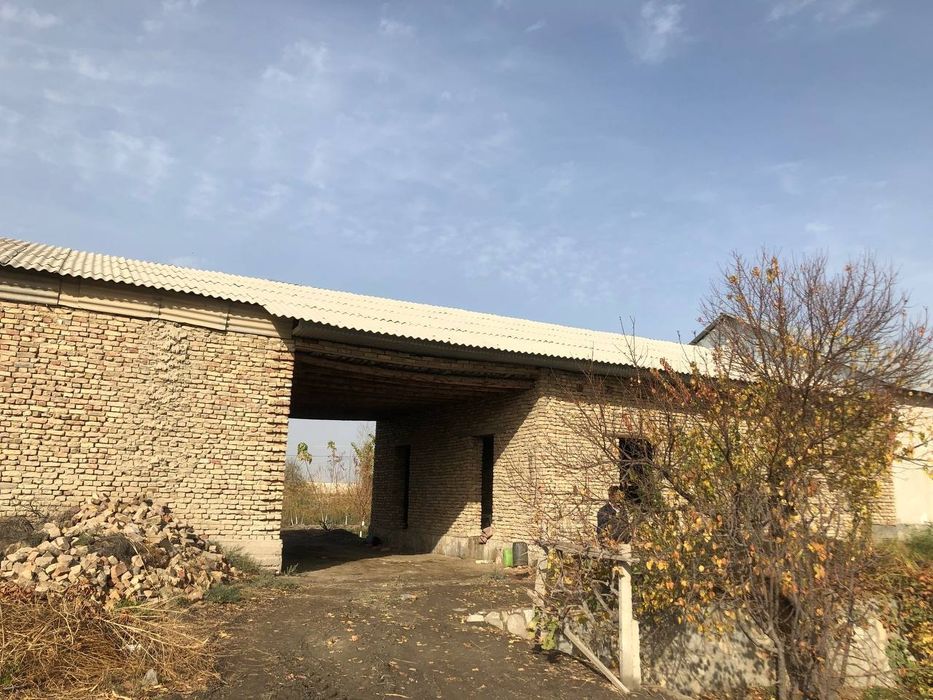 Uchastka 8 sotix crochno sotiladi boʻlib toʻlash