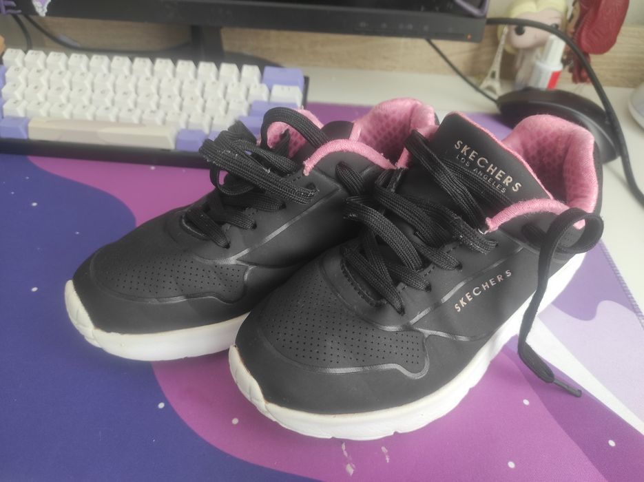 Adidași Skechers fete