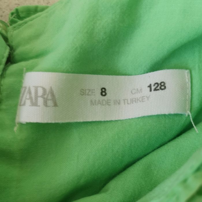 Детска рокля ZARA в ярко зелено размер 128