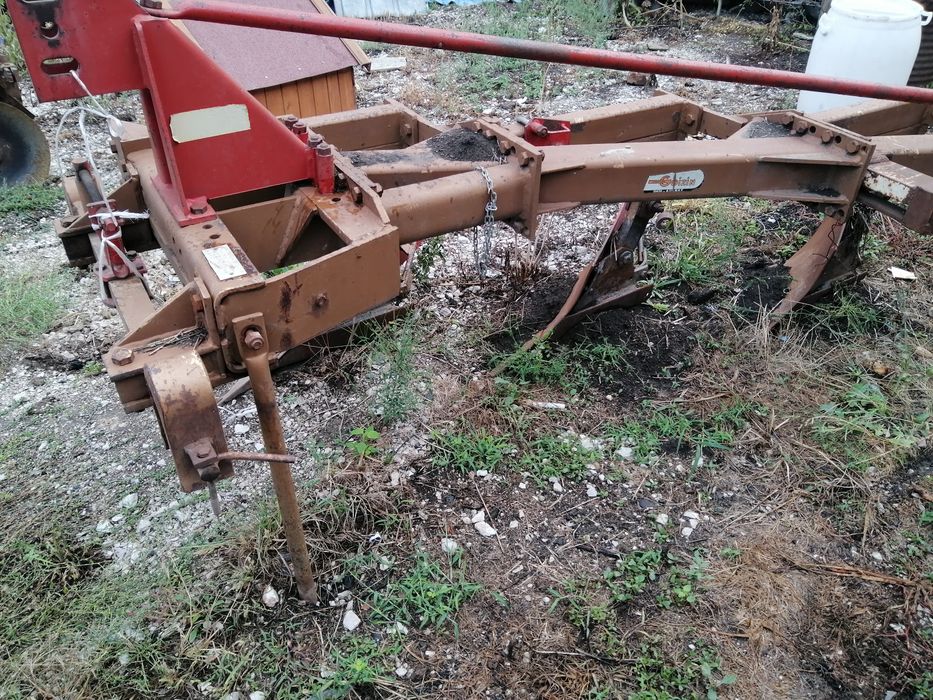 Продавам плуг Goizin