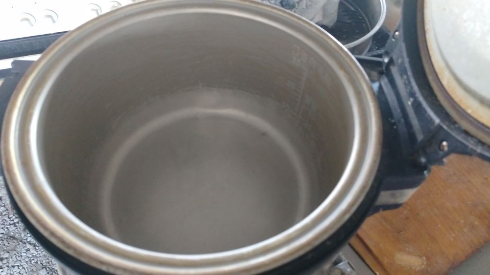 Продам рисовварку корейскую