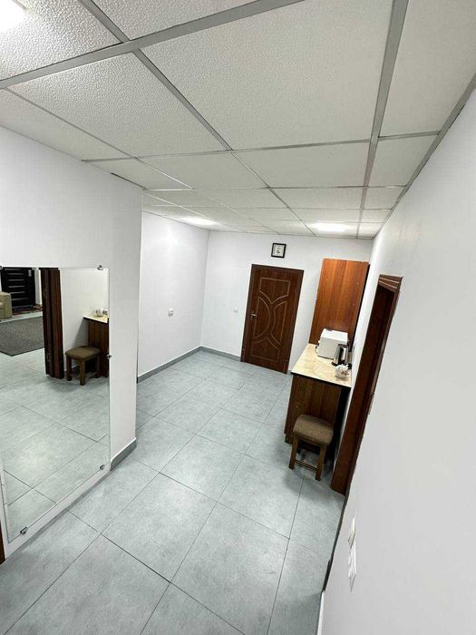 Сдается в аренду цокольное помещение на первой линии для офиса (90М2)