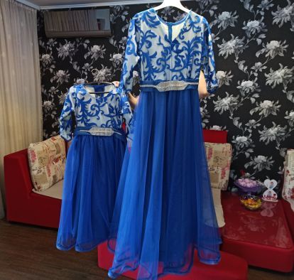 vand rochite mama si fica