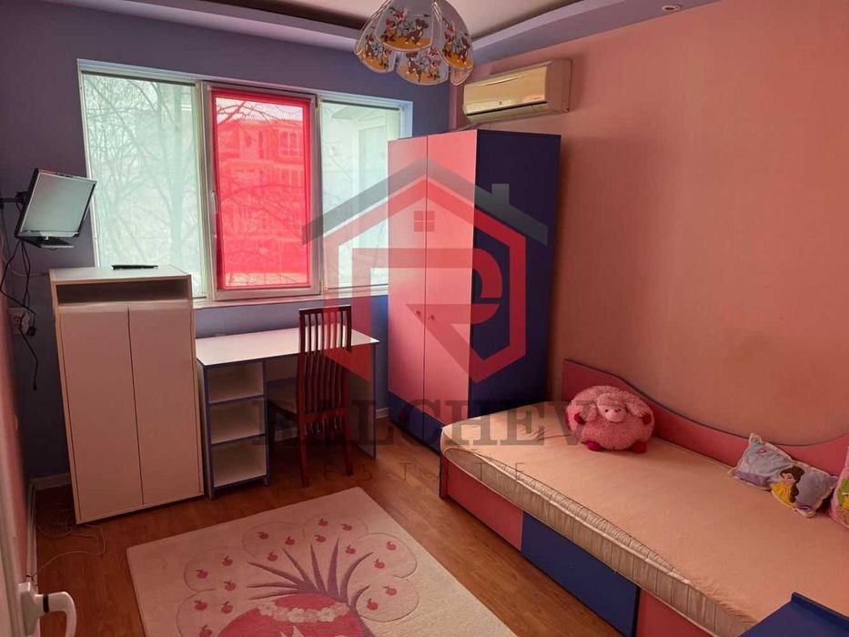 Тристаен апартамент под наем / Кайсиева градина