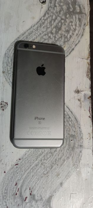Vând iPhone 6s în stare foarte bună.
Baterie: 70% capacitate.
Funcțion