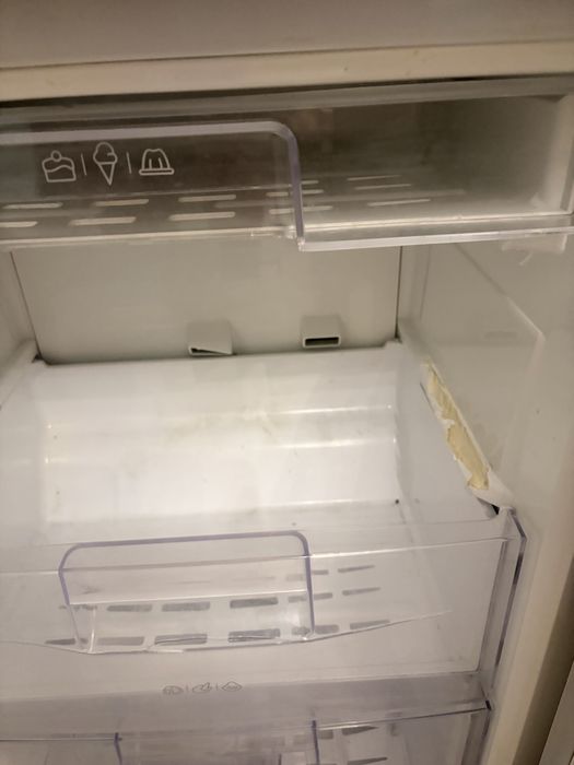 Продается холодильник LG в хорошем состочнии