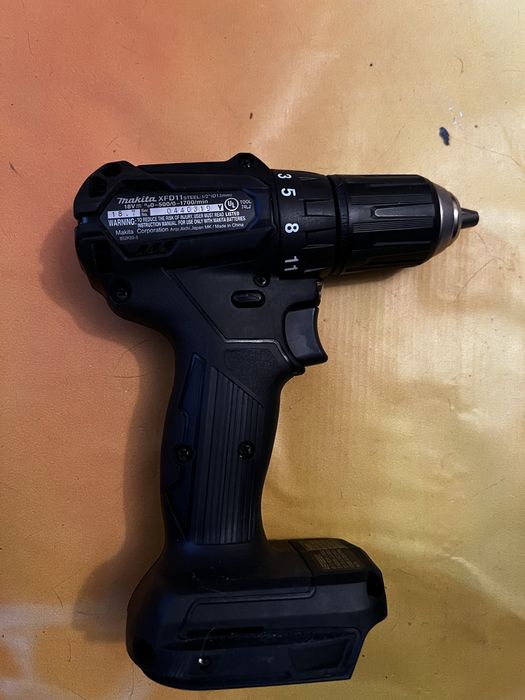 Шуруповерт Makita