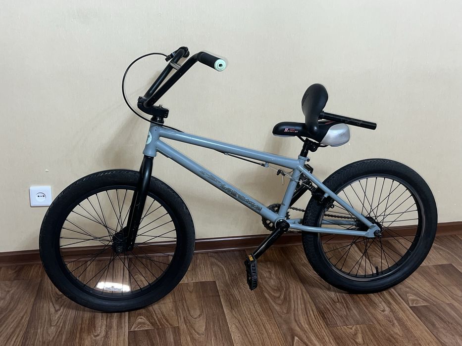 Продам трюковой велосипед BMX