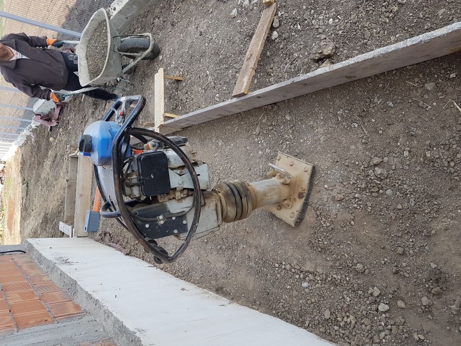 Inchiriez mai compactor, placa compactoare, picamer, ciocan demolator