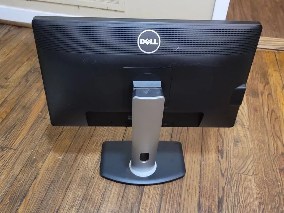 Монитор Dell 24"