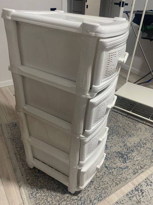 Продам пластиковый комод