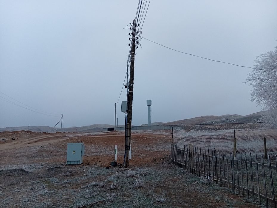 Дом в селе с участками.