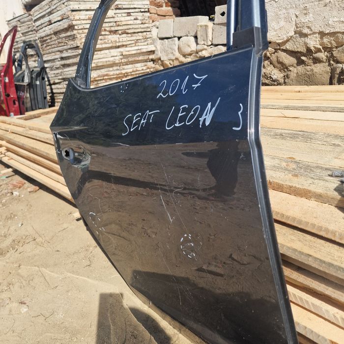 Seat Leon 3   2017 предна дясна врата задна дясна врата