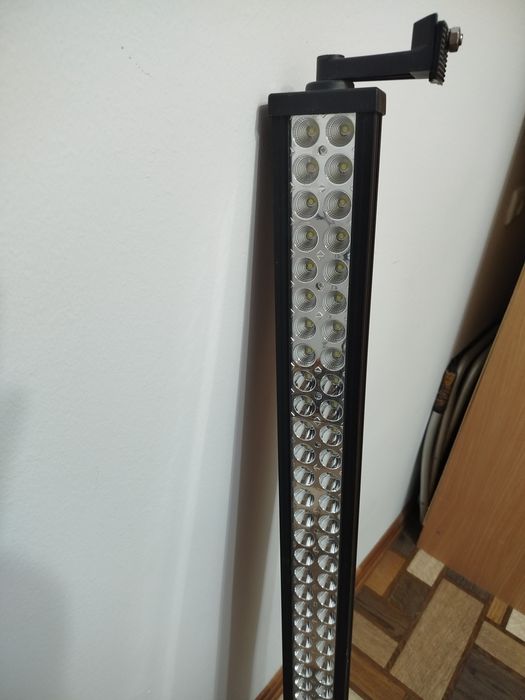 Автомобильный прожектор