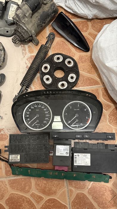 Ceasuri bord bmw e60 525d 177cp nfl cheie diamant