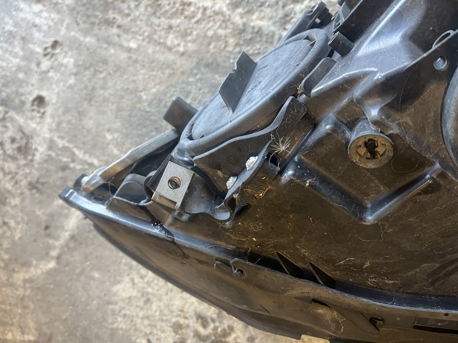 Десен дайнамик фар бмв ф10 ф11 bmw f10 f11 dynamic far фарове динамик