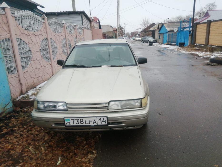 Автомобиль Мазда 626