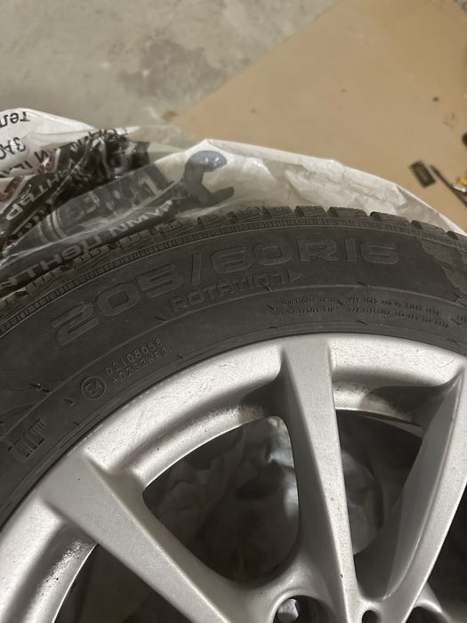 205 60 R16 OEM BMW Джанти със зимни гуми