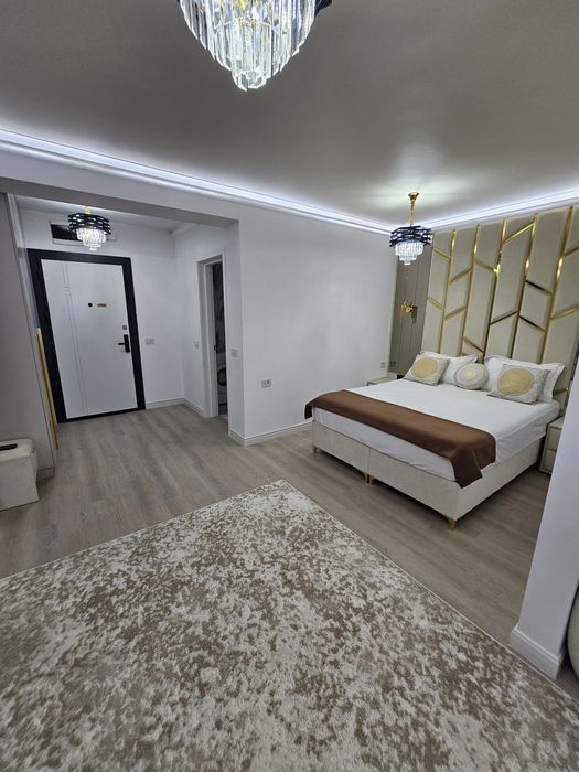Studio de Lux White Titanic 700 Ron / Noapte