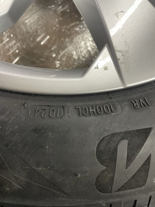 Зимни гуми чисто нови 235/55R19 Bridgestone Blizzak LM005 ч