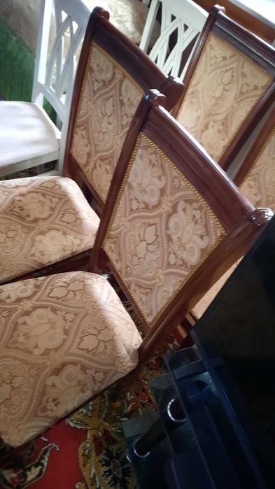 Стулья,мягкие, чистые, крепкие