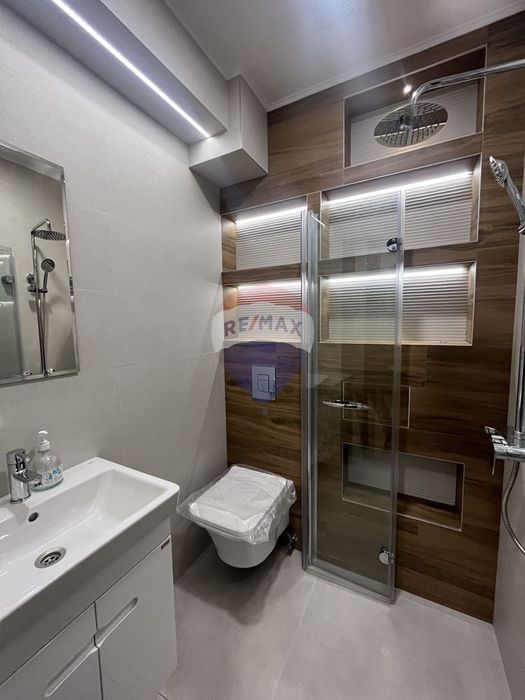 Продава се Тристаен апартамент в Варна, Базар Левски - 70 кв.м за 2143 €/кв.м - Снимка #3