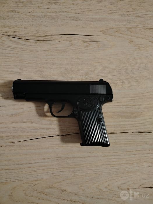 Oyinchoq pistolet metal