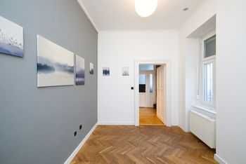 Продава се Тристаен апартамент в София, Манастирски ливади - 112 кв.м за 893 €/кв.м - Снимка #10